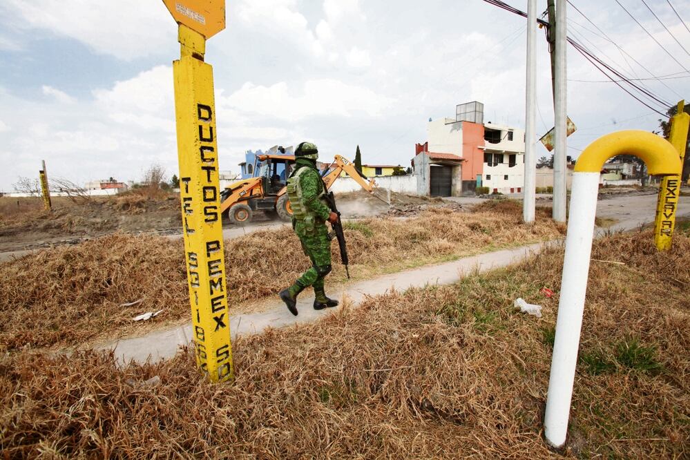 Al inicio de este sexenio se proporcionó seguridad a 11 poliductos estratégicos, con un promedio mensual de mil 481 elementos desplegados. Foto: Archivo / EL UNIVERSAL