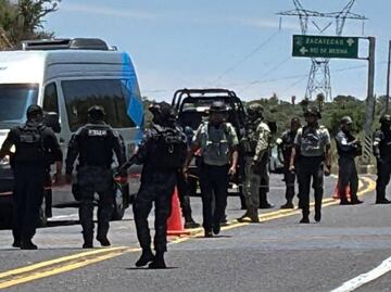 Atacan a camioneta que transportaba turistas en Zacatecas; hay dos muertos y dos heridos