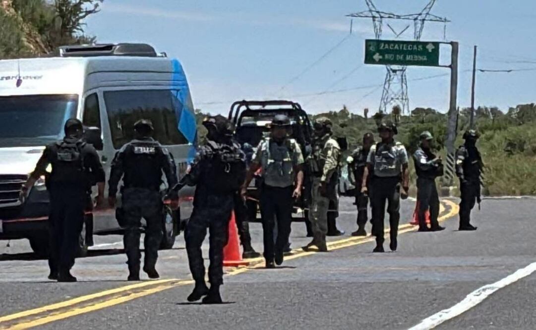 Atacan a camioneta que transportaba turistas en Zacatecas (23/07/2025). Foto: Especial