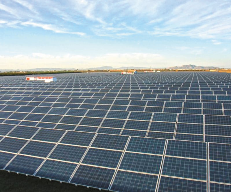 La nueva política de la Sener impone una serie de limitaciones a centrales eléctricas que emplean tecnologías renovables, como la solar. Foto: ARCHIVO EL UNIVERSAL