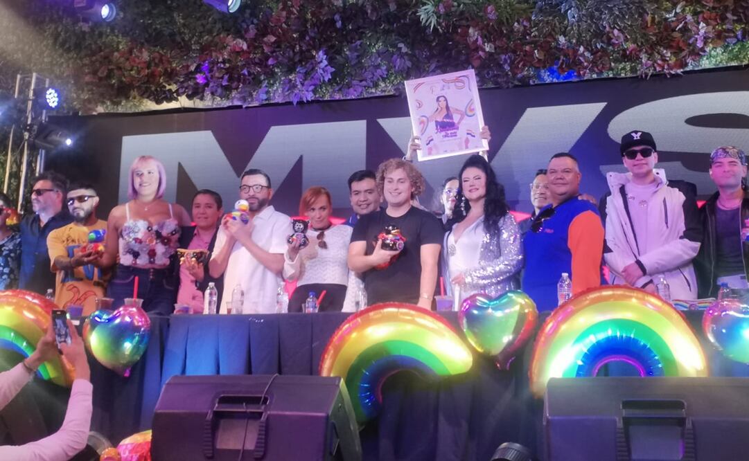 Coronan a Lucía Méndez como “nuestra reina LGBT eterna”. Foto: Eduardo Dina