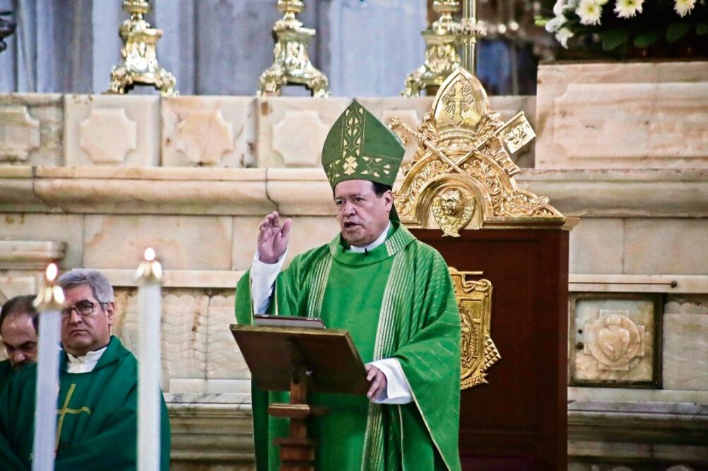 En su homilía dominical, el cardenal Norberto Rivera indicó que el remordimiento de conciencia debe ser el “piloto” que se enciende cuando hay fallas en el espíritu, pero se está perdiendo el sentido de culpa (ALEJANDRA LEYVA. EL UNIVERSAL)