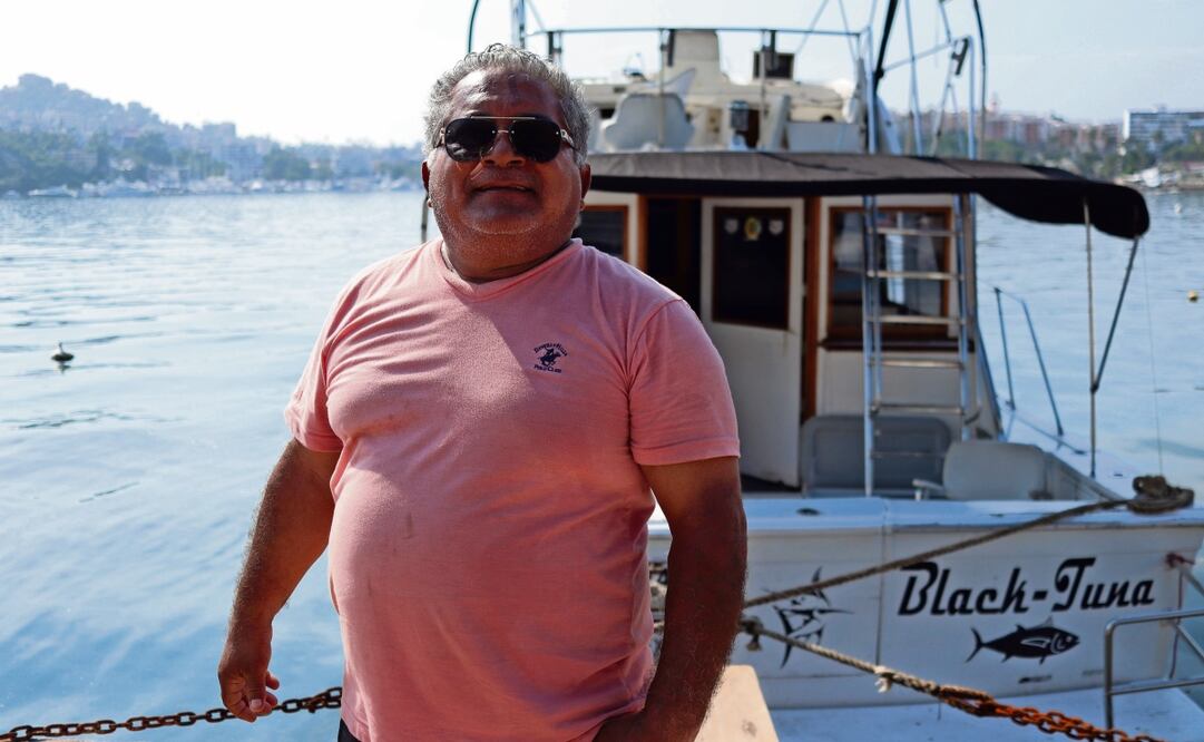 Al capitán Lorenzo Esteban Hernández aún se le quiebra la voz cuando habla de la noche del 24 de octubre de 2023, momento en que el huracán Otis atravesó el puerto de Acapulco. Foto: Arturo de Dios Palma | El Universal