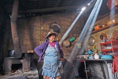 Sólo la leña mitiga los -8 grados cerca del Nevado de Toluca