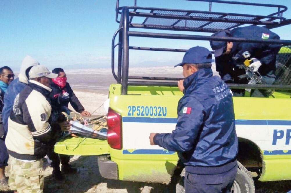 Por una disputa que data desde hace 100 años, pobladores de San Mateo del Mar cerraron un acceso de Santa María del Mar. (ALBERTO LÓPEZ. EL UNIVERSAL)