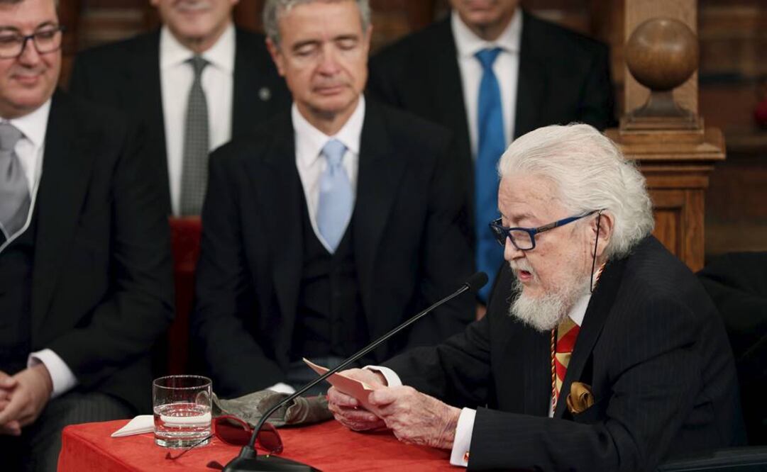 "Desde hace 81 años y 22 días, cuando lloro, lloro en castellano; cuando me río, incluso a carcajadas, me río en castellano y cuando bostezo, toso y estornudo, bostezo, toso y estornudo en castellano".