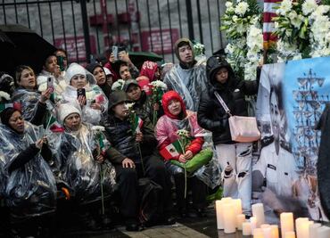 Nueva York recuerda a víctimas del Buque Cuauhtémoc entre oraciones y mariachi; barco volverá a México hasta noviembre