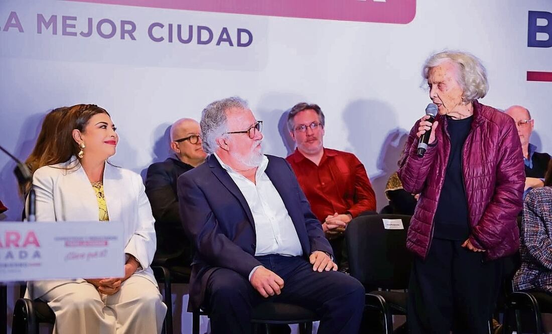 La escritora Elena Poniatowska dijo que con Clara Brugada “va a darse esa atmósfera de que tenemos las mismas oportunidades”. Foto: Especial