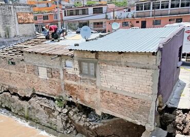 Desalojan a dos familias en el río Hondo por riesgo