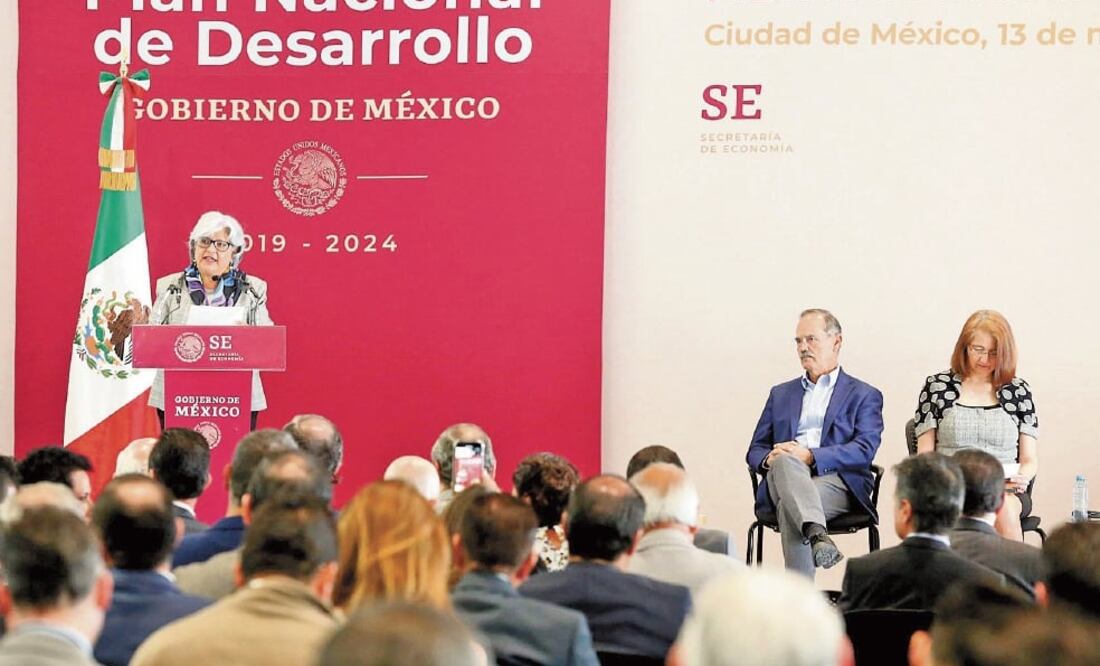 Al concluir la inauguración de las mesas sectoriales para la elaboración del Plan Nacional de Desarrollo, Graciela Márquez Colín, secretaria de Economía, dijo que hay avances en las negociaciones con EU y Canadá sobre aranceles. Foto: CORTESÍA