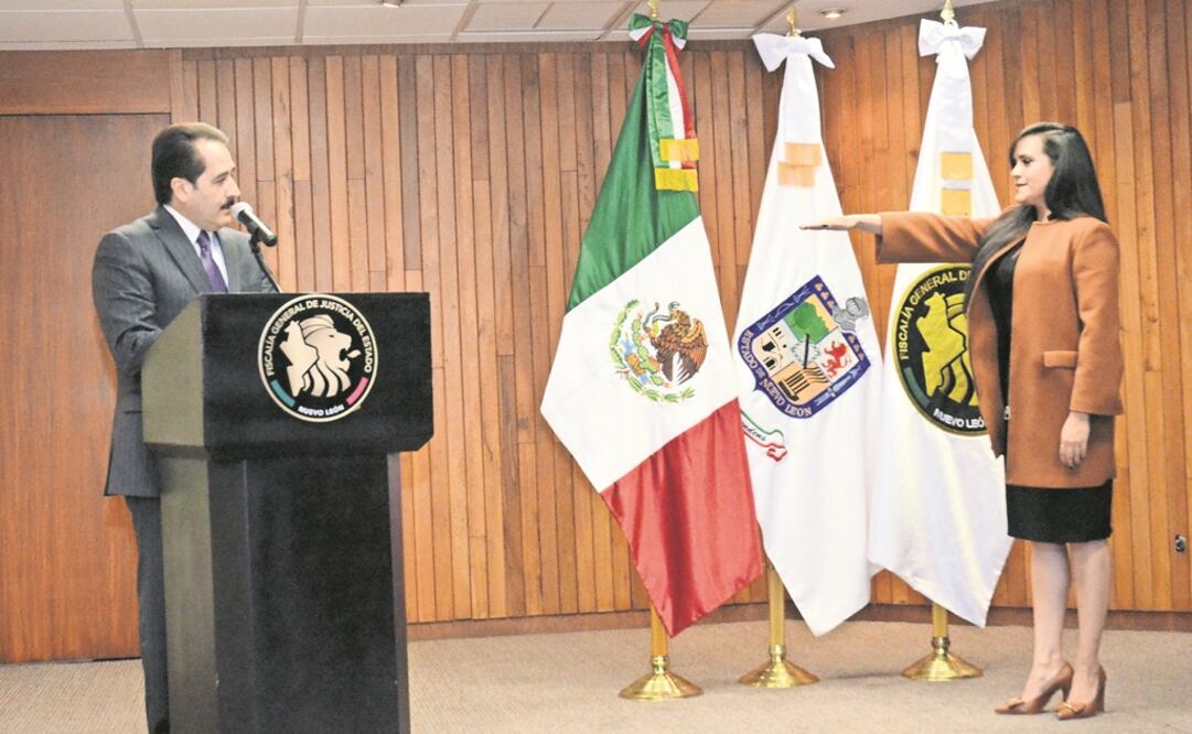 El fiscal general del estado, Gustavo Adolfo Guerrero Gutiérrez, tomó la protesta a Griselda Núñez Espinosa, como titular de la Fiscalía Especializada en Feminicidios y Delitos contra las Mujeres. Foto: EMILIO VÁSQUEZ. EL UNIVERSAL