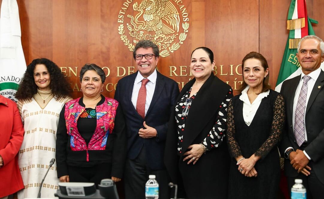 Raquel Buenrostro mantuvo una reunión con los coordinadores parlamentarios y la presidenta de la Mesa Directiva, Mónica Fernández. FOTO: Diego Simón Sánchez. EL UNIVERSAL