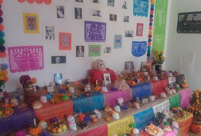 Diputada monta ofrenda en su módulo de atención ciudadana en Coyoacán