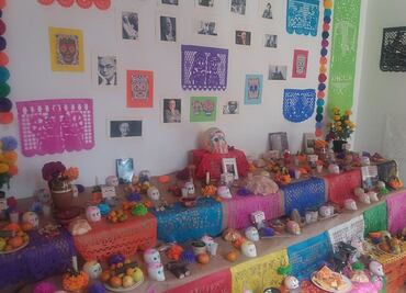 Diputada monta ofrenda en su módulo de atención ciudadana en Coyoacán