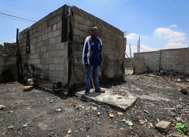 Damnificados del incendio en Neza no serán reubicados; trabajan para reconstruir las viviendas