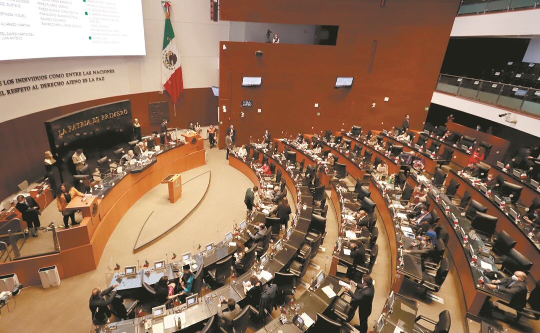 En la discusión sobre la minuta de la ley de juicio político en la Cámara Alta, las fuerzas partidistas lograron un consenso y pasaron el proyecto. Foto: Berenice Fregoso. EL UNIVERSAL