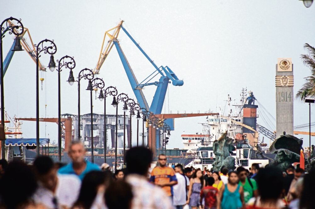 La CNBV destacó a Veracruz, entidad que tuvo una reducción de crédito de 20% y con una cartera vencida por mil 749 mdp, la mayor entre los estados del país (ARCHIVO EL UNIVERSAL)