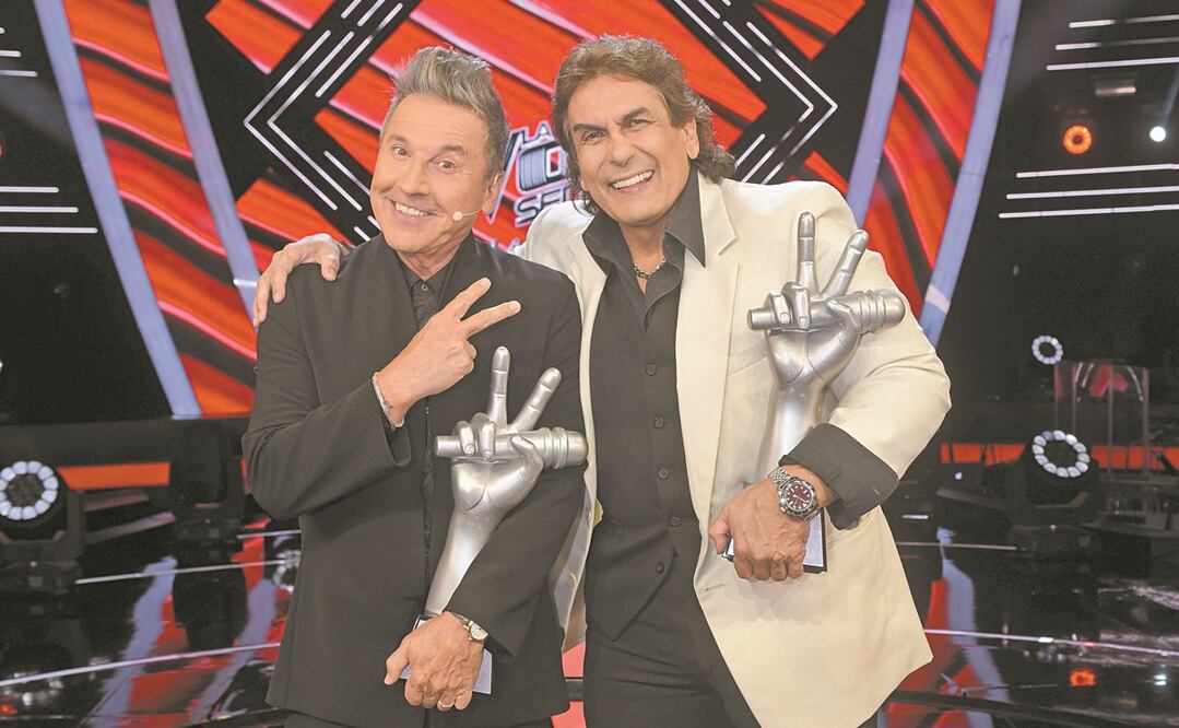 Gracias al tema “Dueño de nada”, Omar se coronó, al lado de su coach Ricardo Montaner, como el ganador del reality musical. Foto: AZTECA