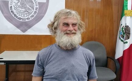 Regulan estancia migratoria a náufrago australiano que fue rescatado; quiere regresar con su familia