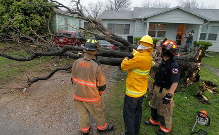 Tormentas en Texas dejan un muerto y severos daños