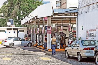 La Profepa supervisa 28 verificentros y clausura 21