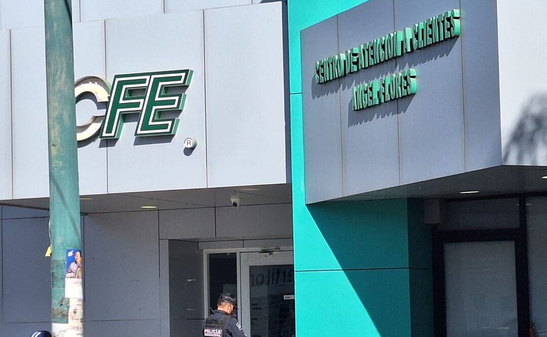 La Comisión Federal de Electricidad (CFE) dio a conocer el viernes que sufrió una pérdida neta de 76 mil 691 millones de pesos. Foto: Javier Cabrera Martínez