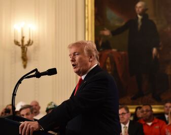 Trump dice que no permitirá que Rusia interrogue a funcionarios de EU