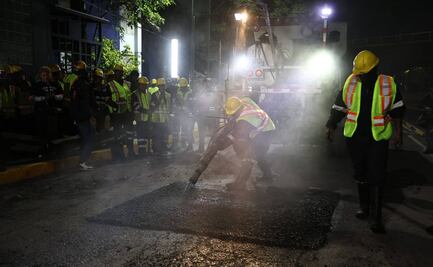¡Toma tus precauciones! Realizan labores de bacheo en Avenida de los Insurgentes; hay cierre de carriles en sentido norte-sur