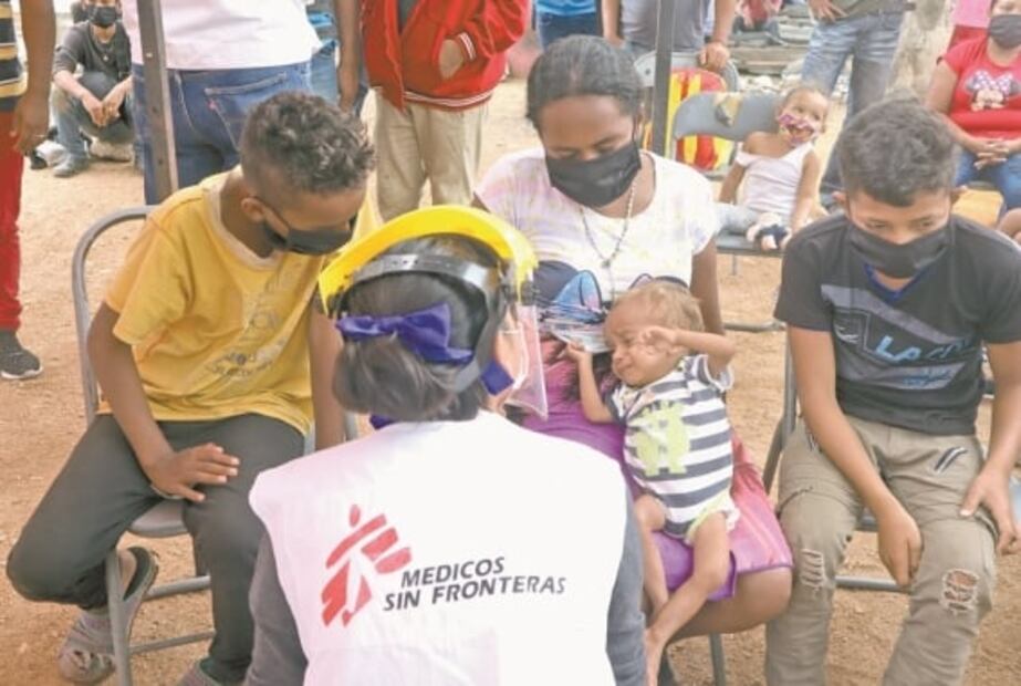 Aún enfermos y con hambre, siguen migrantes hacia EU