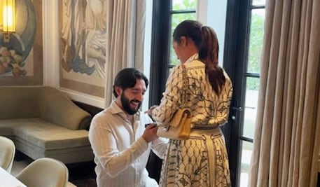 Aneliz, hermana de Ángela, se compromete