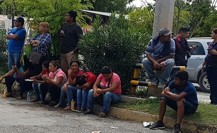 Familiares de reos apedrean a policías en penal de Ciudad Victoria