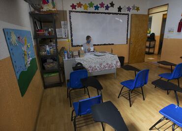 Mexico will broadcast classes on TV, children will stay at home