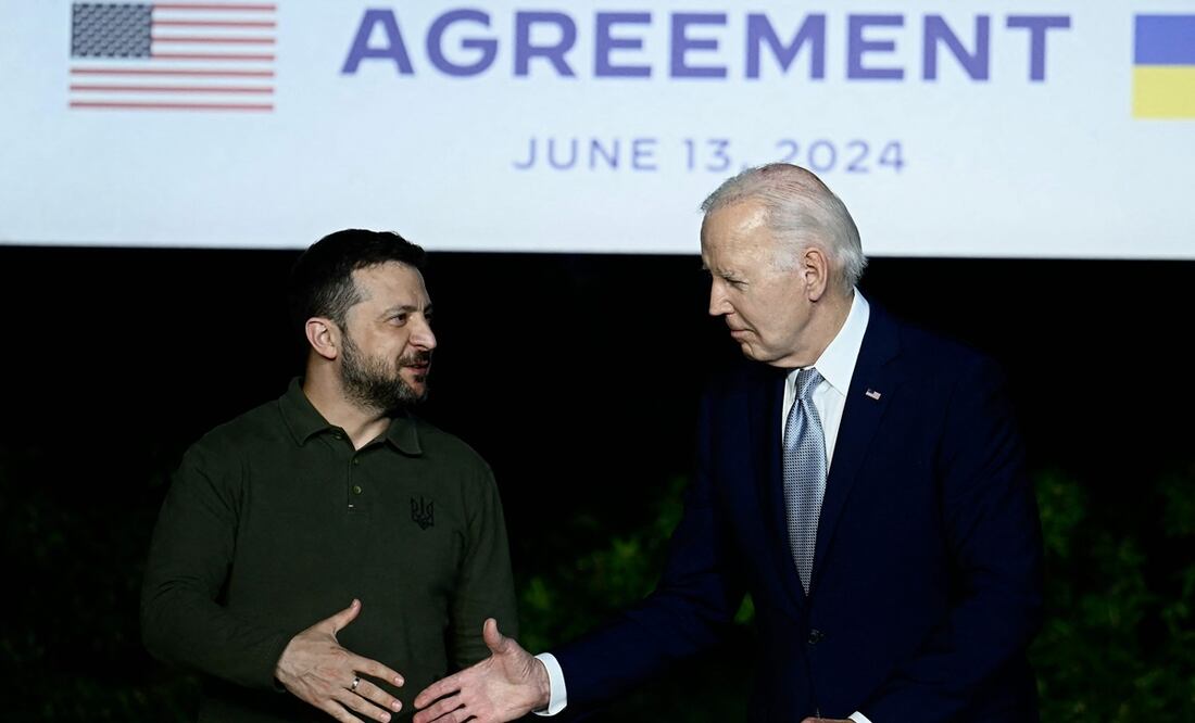Los presidentes de EU, Joe Biden, y de Ucrania Volodimir Zelenski. Foto: Filippo MONTEFORTE/AFP
