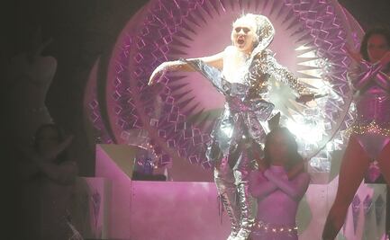 Christina Aguilera ofrece tos de show; la esperaban desde hace 18 años