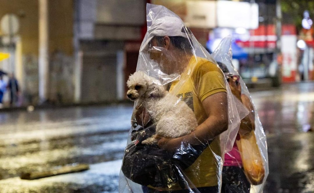 Activan alerta amarilla por caída de granizo en 7 alcaldías de CDMX; se registra lluvia fuerte. Foto Hugo Salvador / EL UNIVERSAL.