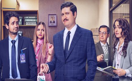 Godínez de “La oficina” celebran estreno en la cantina 