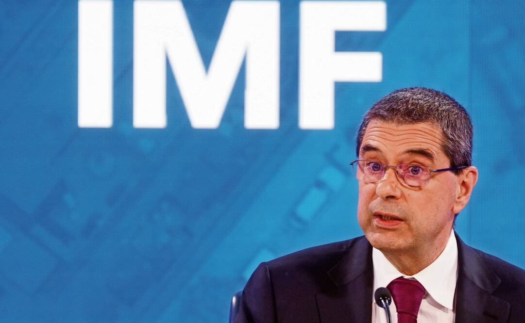 Vítor Gaspar, director de Finanzas Públicas del FMI, ayer al presentar el documento, donde pidió a secretarios de Hacienda mejorar la parte fiscal de sus países. (24/04/2025) Foto: Will Oliver | EFE