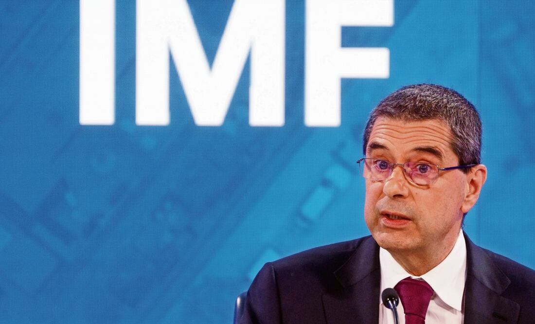 Vítor Gaspar, director de Finanzas Públicas del FMI, ayer al presentar el documento, donde pidió a secretarios de Hacienda mejorar la parte fiscal de sus países. (24/04/2025) Foto: Will Oliver | EFE