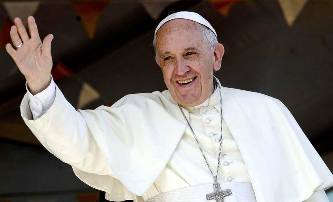 Más de un millón de personas se congregaron desde el sábado en un campo de la Fuerza Aérea cubierto de lodo, en el que el Pontífice ofició su última ceremonia religiosa antes de regresar a Roma Foto: EFE