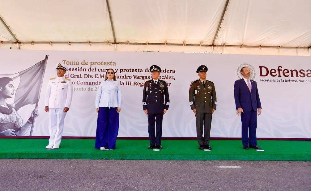 Nombran a Alejandro Vargas nuevo comandante de la Tercera Región Militar en Mazatlán; Sinaloa refrenda coordinación en seguridad.
Foto: Especial.