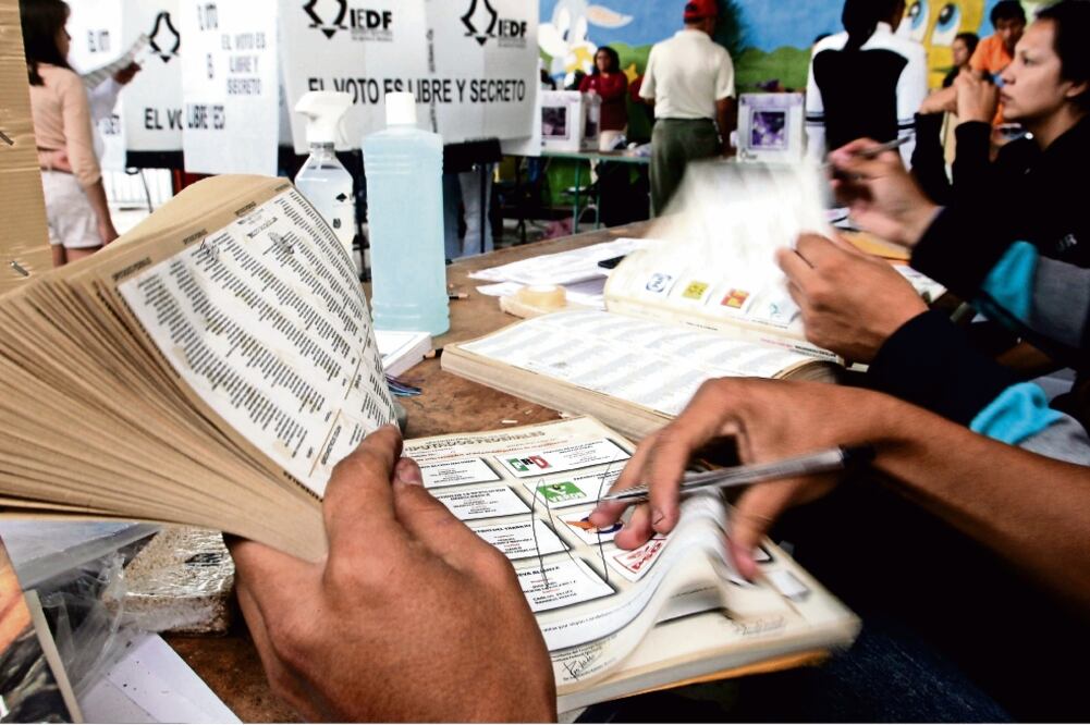 Líderes de las principales fuerzas políticas del país alistan sus estrategias para ganar mayoría en las próximas elecciones, en las que estarán en juego 12 gubernaturas. ARCHIVO EL UNIVERSAL