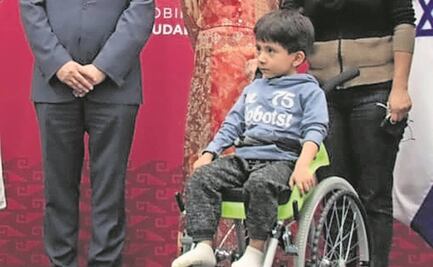 Dona Israel 60 sillas de ruedas para niños