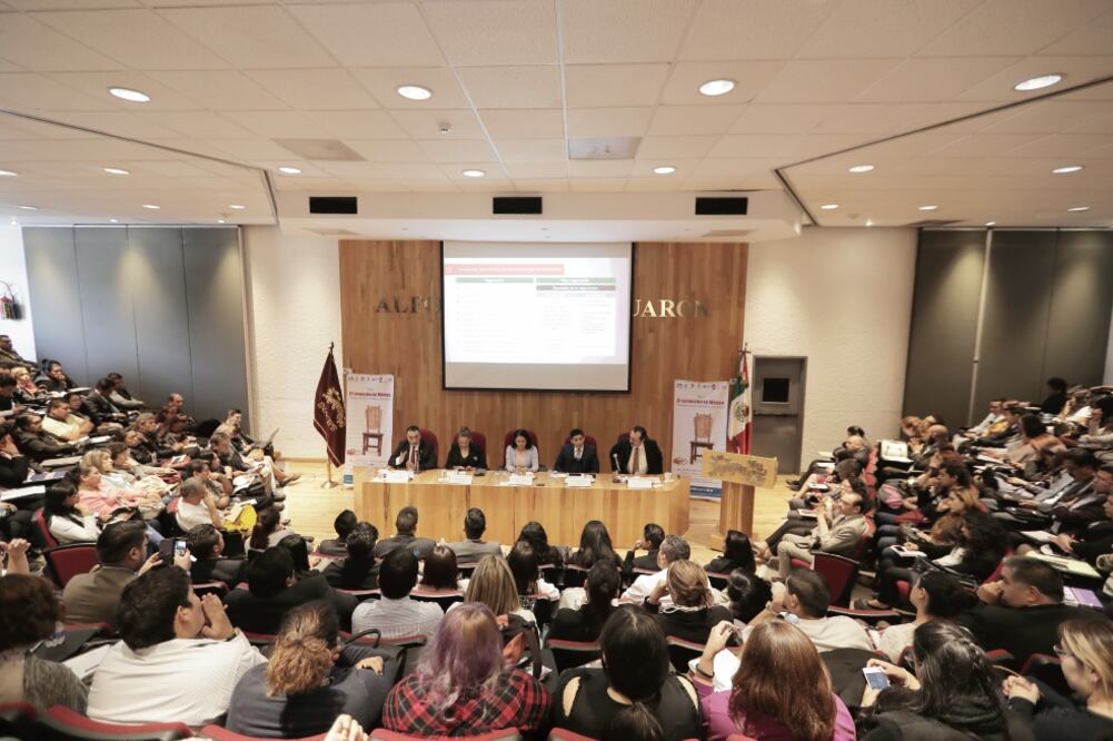 Durante el foro “El secuestro en México: Diálogos para su combate y prevención”, en el Inacipe, afirmaron que uno de los riesgos del nuevo sistema penal es que muchos detenidos son liberados y no regresan a las audiencias. (ALEJANDRO ACOSTA. EL UNIVERSAL)