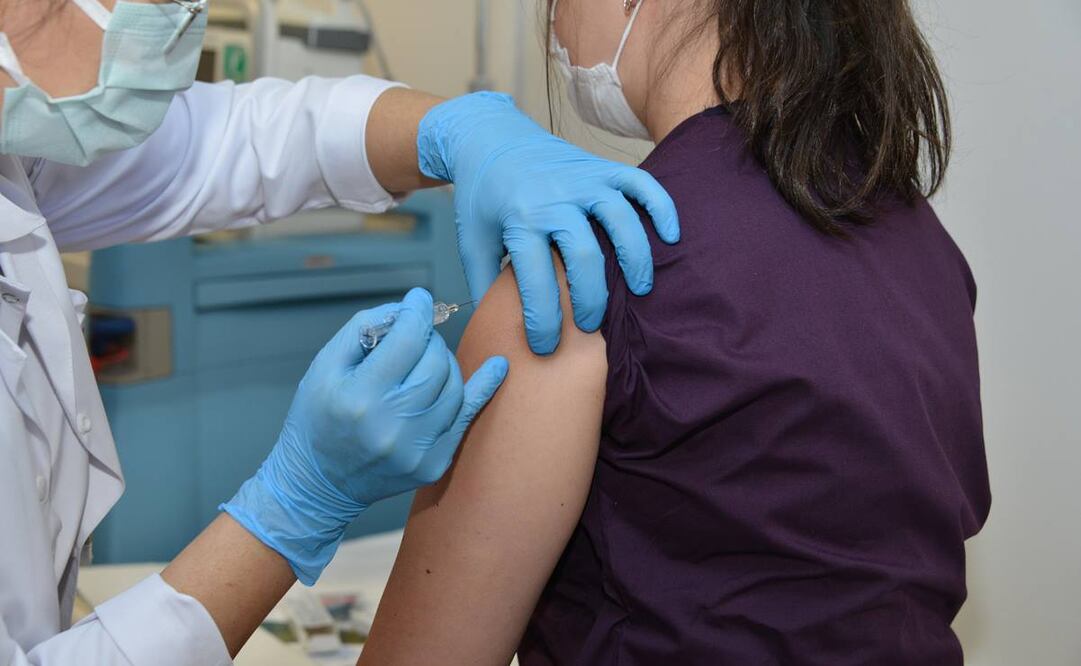 El 94.7 % de los más de 50 mil voluntarios en China no sufrieron efectos adversos a la vacuna (Foto: EFE)