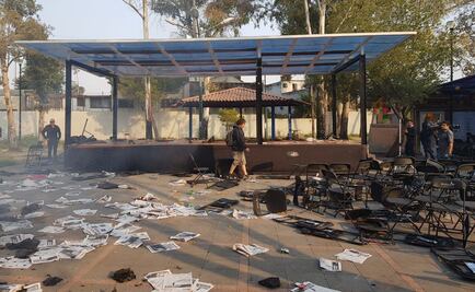 Irrumpen en mitin de Sheinbaum con cohetones, sillazos y huevazos