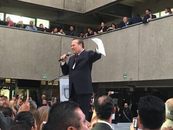 Toman protesta alcaldes de cinco municipios de Baja California 