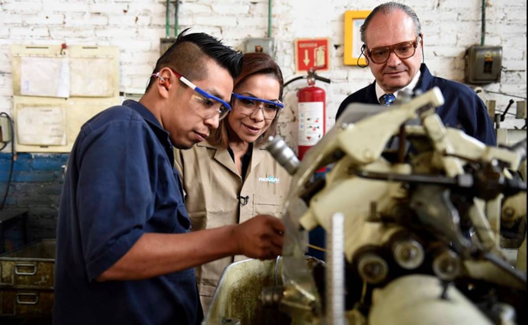 Tomada de @JosefinaVM