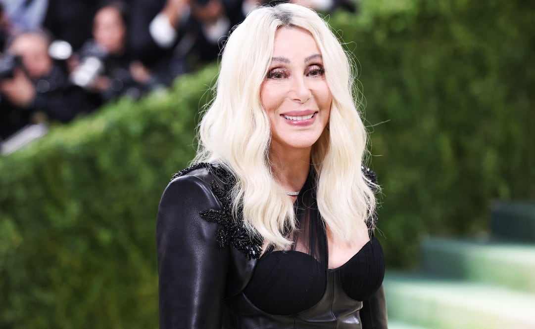 La cantante y actriz estadounidense Cher posa en la alfombra roja de la Gala Met 2026.
Foto:  EFE/EPA/SARAH YENESEL