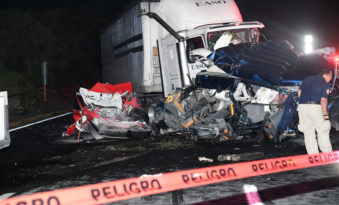 El choque de tráiler en la México-Toluca, ocurrió a la altura de Santa Fe