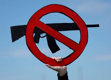 ¿En qué consiste el anuncio del acuerdo de un grupo de senadores bipartidistas sobre el control de armas en EU?